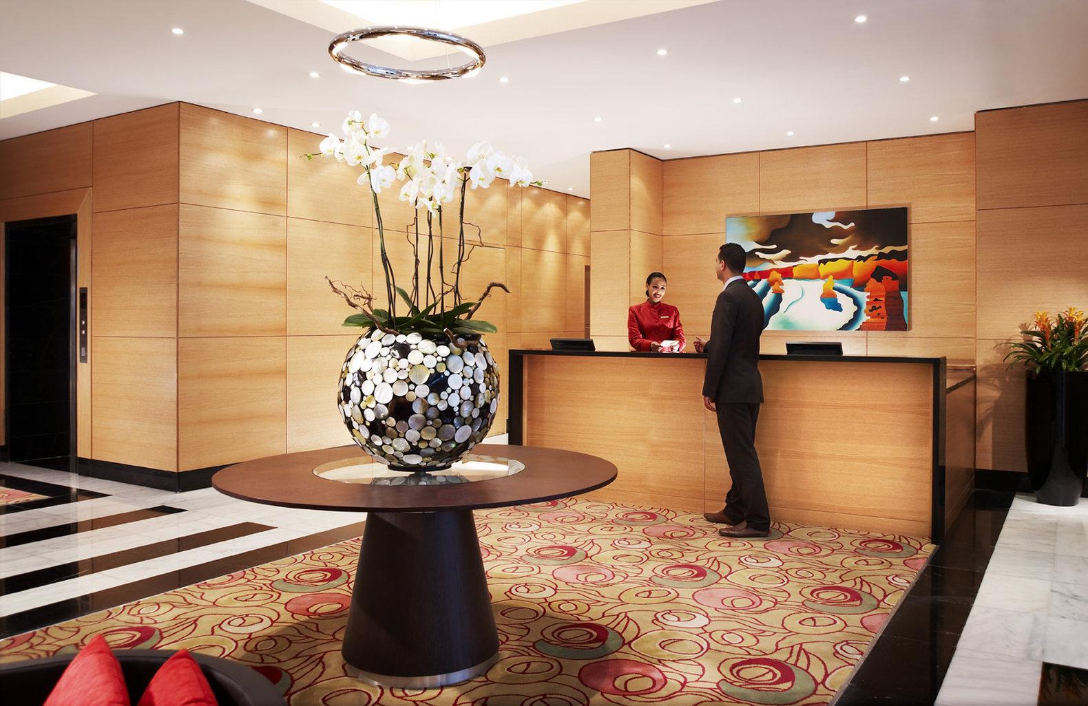 Somerset West Bay Doha Bagian luar foto The lobby of the hotel